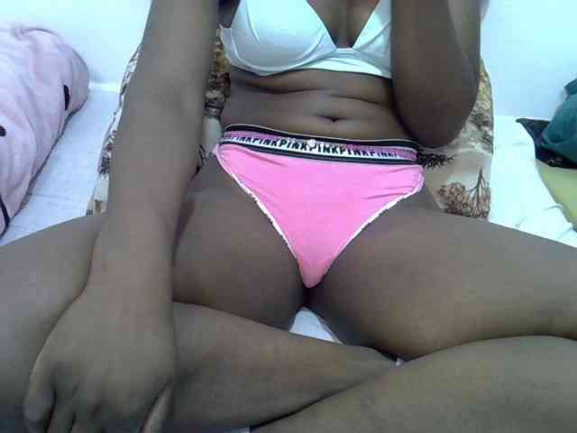 Sexyshaz webcam