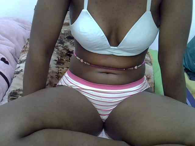 Sexyshaz webcam