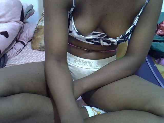 Sexyshaz webcam