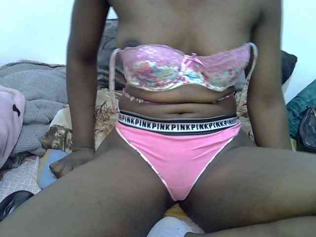 Sexyshaz webcam
