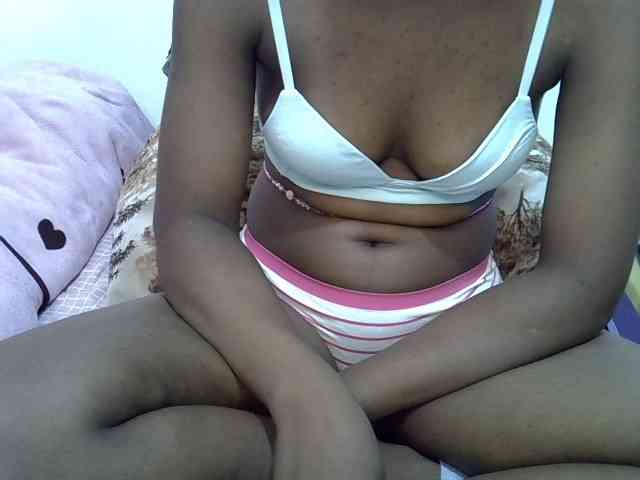 Sexyshaz webcam