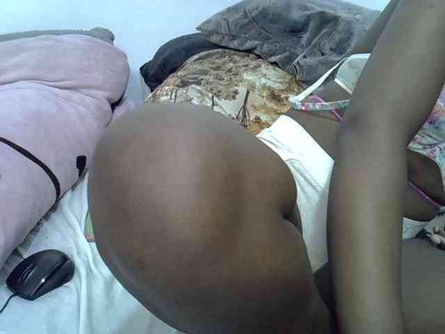 Sexyshaz webcam