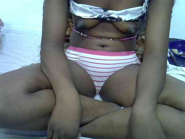 Sexyshaz webcam