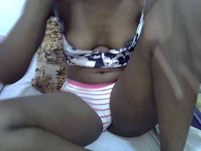 Sexyshaz webcam