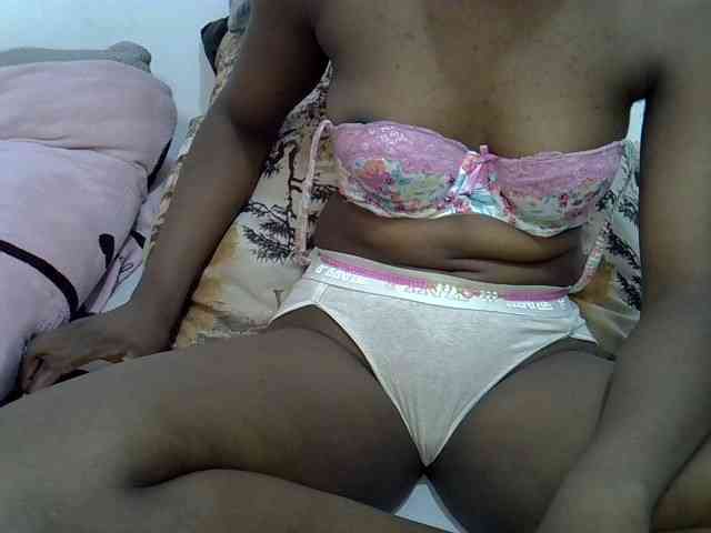Sexyshaz webcam