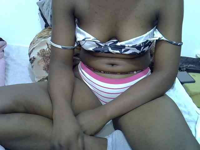 Sexyshaz webcam