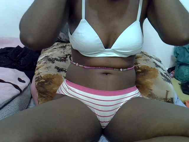 Sexyshaz webcam