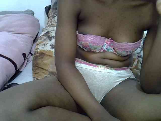 Sexyshaz webcam