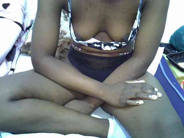 Sexyshaz webcam