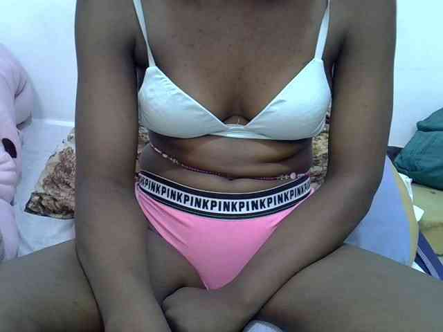 Sexyshaz webcam
