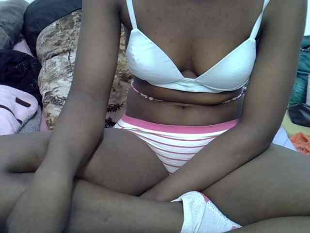 Sexyshaz webcam