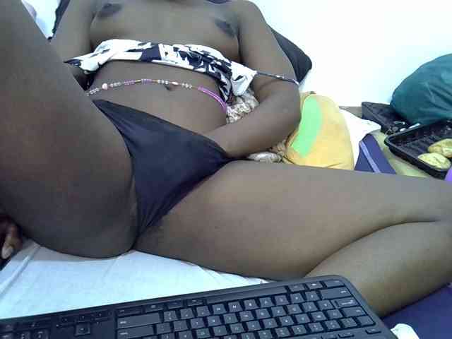 Sexyshaz webcam