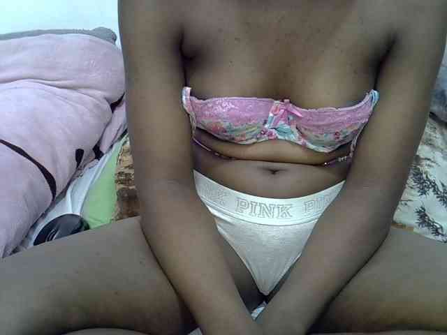 Sexyshaz webcam