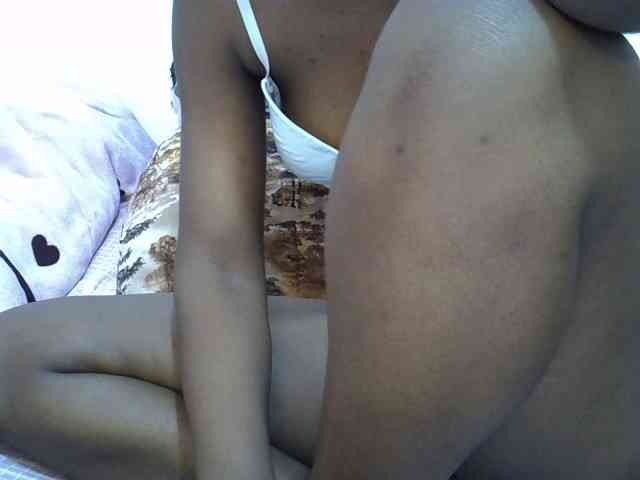 Sexyshaz webcam