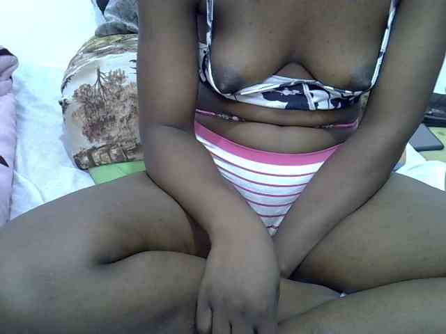 Sexyshaz webcam
