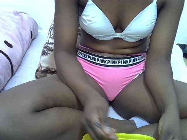 Sexyshaz webcam
