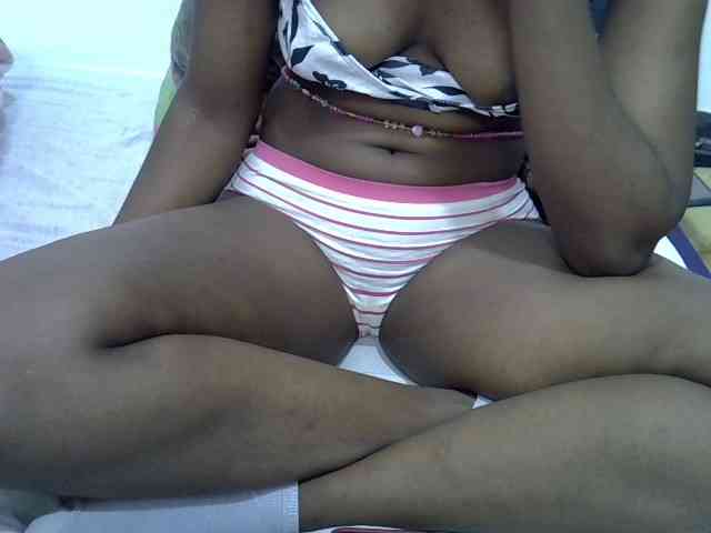 Sexyshaz webcam