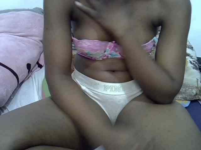 Sexyshaz webcam