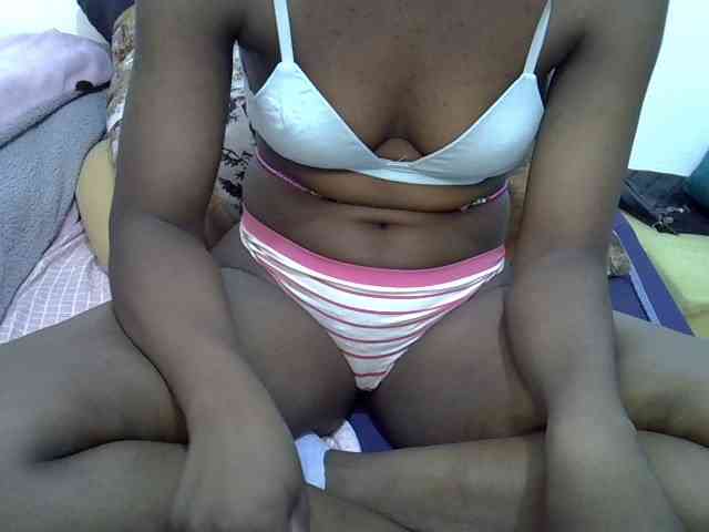 Sexyshaz webcam