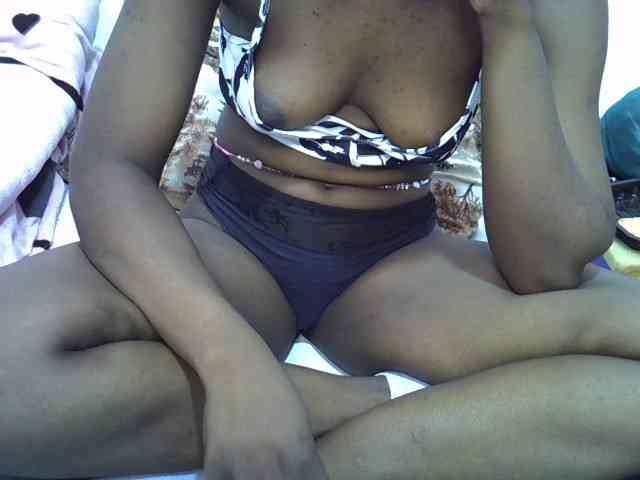 Sexyshaz webcam