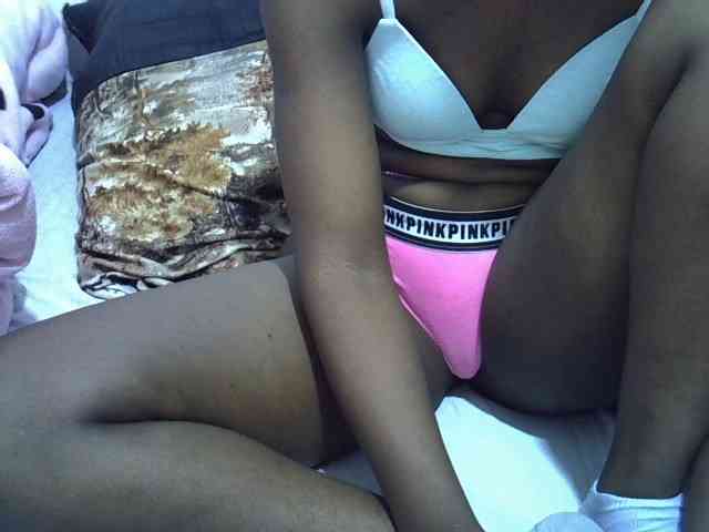 Sexyshaz webcam