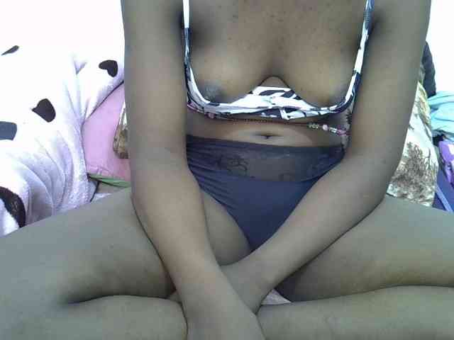 Sexyshaz webcam