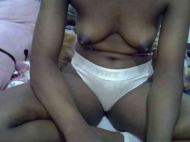 Sexyshaz webcam