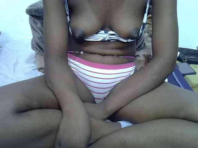 Sexyshaz webcam