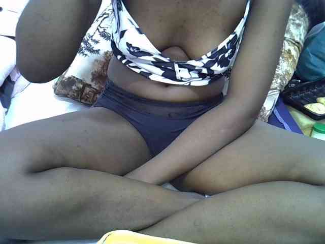Sexyshaz webcam