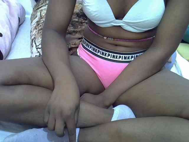 Sexyshaz webcam