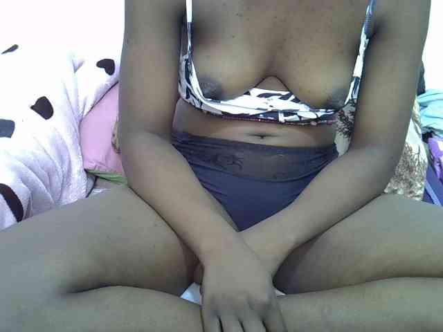 Sexyshaz webcam