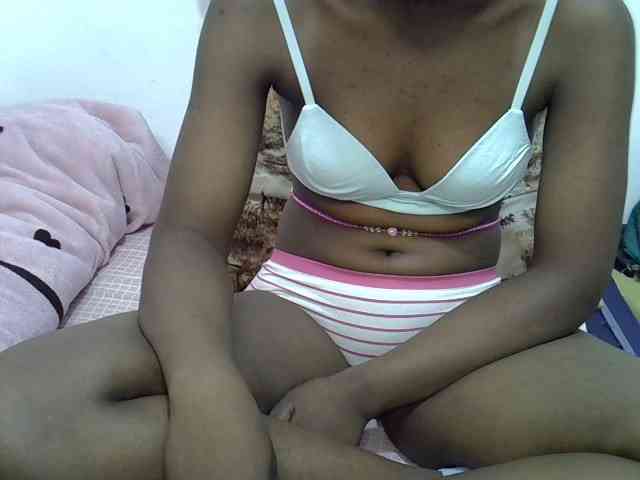 Sexyshaz webcam