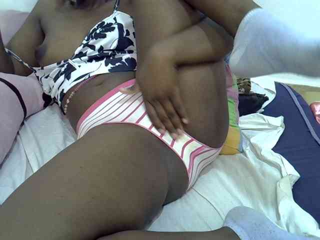 Sexyshaz Live Webcam on BongaCams