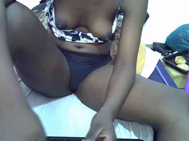 Sexyshaz webcam