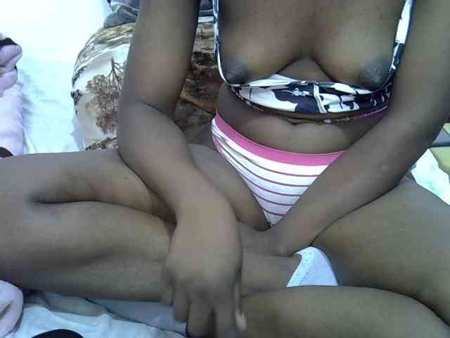 Sexyshaz webcam
