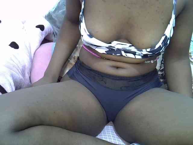 Sexyshaz webcam