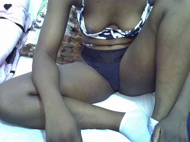 Sexyshaz webcam