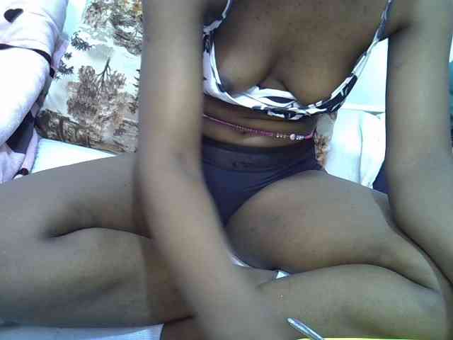 Sexyshaz webcam