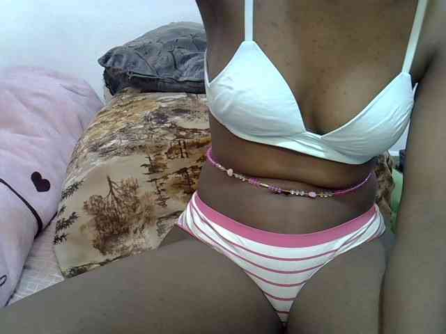 Sexyshaz webcam