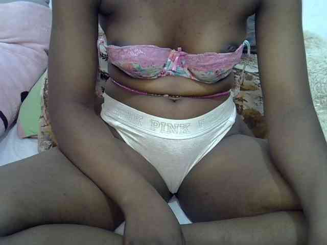Sexyshaz webcam