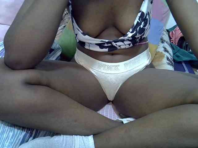 Sexyshaz webcam
