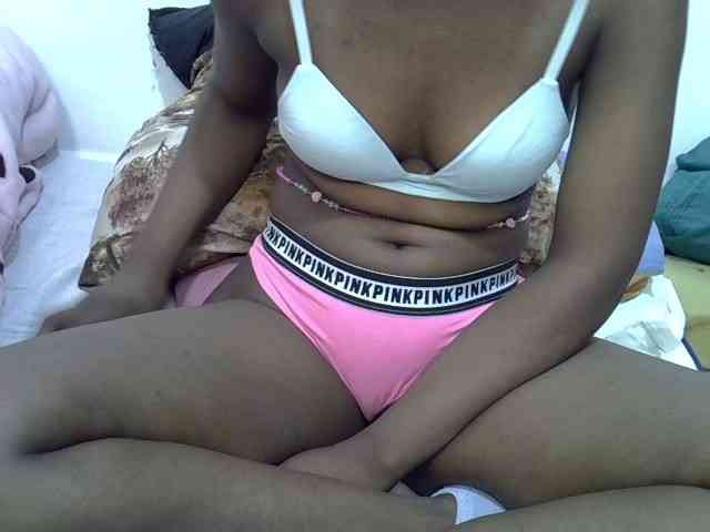 Sexyshaz webcam