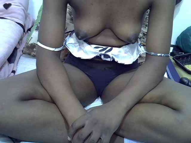Sexyshaz webcam