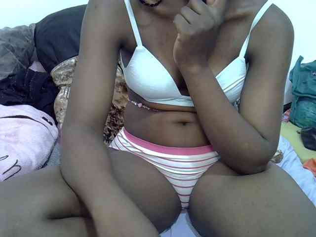 Sexyshaz webcam