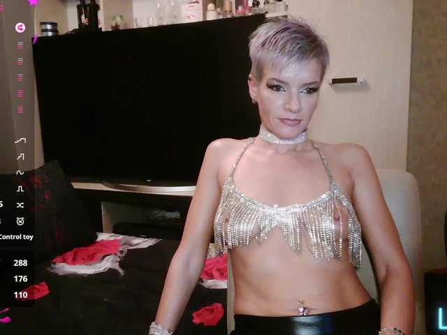 Alice69Sochi from BongaCams is Freechat