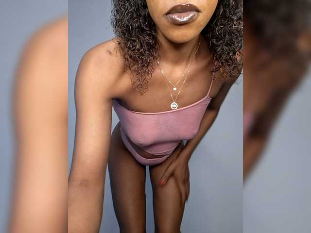 GlobeTrottieHottie1 webcam