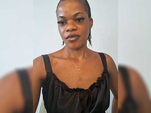 GlobeTrottieHottie1's BongaCams show and profile