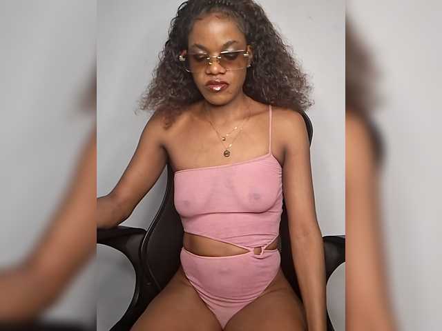 GlobeTrottieHottie1's BongaCams show and profile