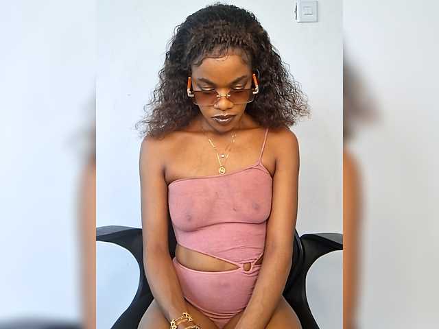 GlobeTrottieHottie1's BongaCams show and profile