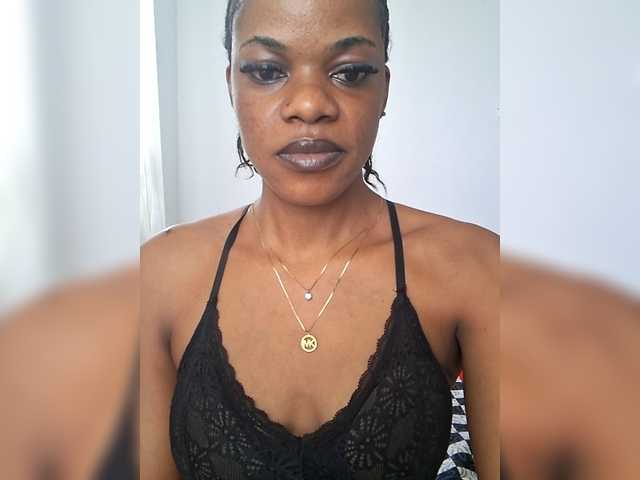 GlobeTrottieHottie1's BongaCams show and profile